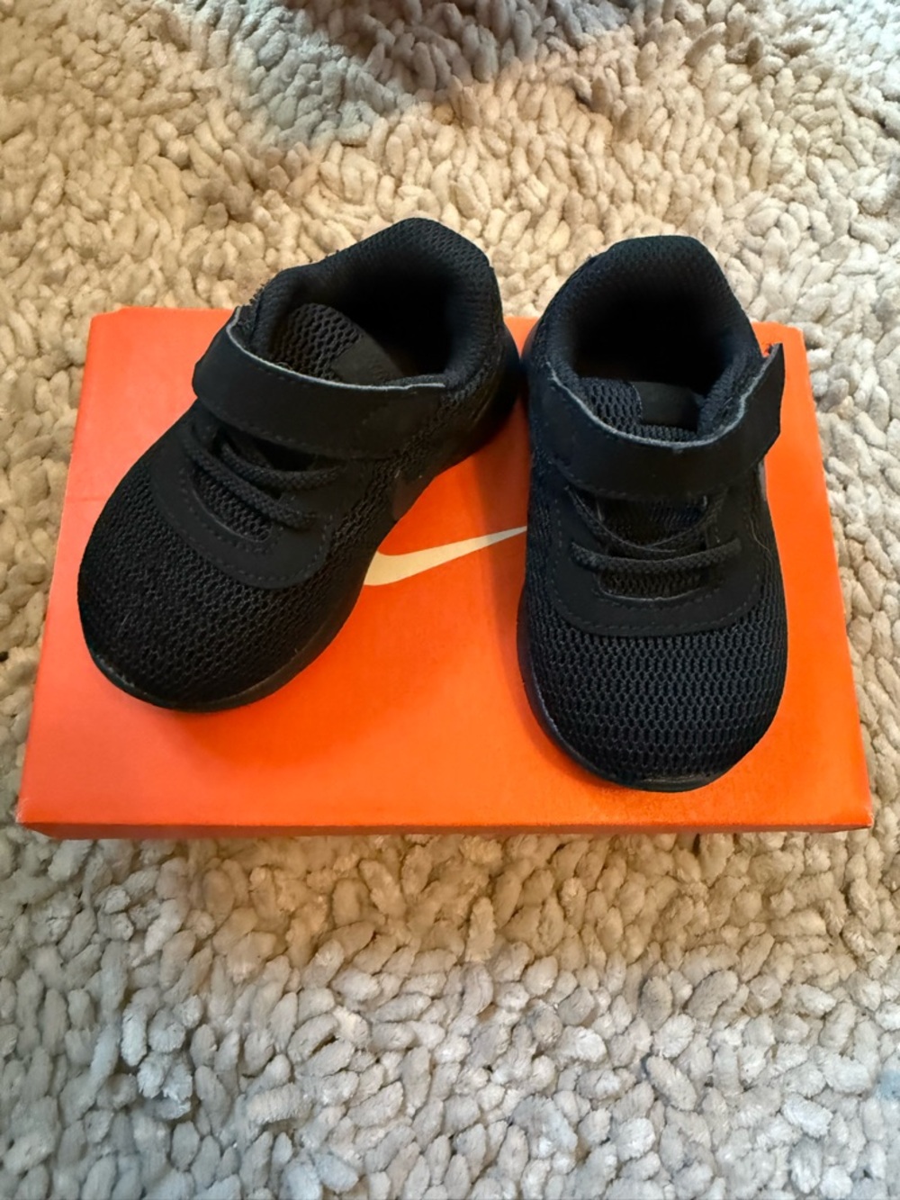 Nike Toddler Black Mesh Velcro Sneakers